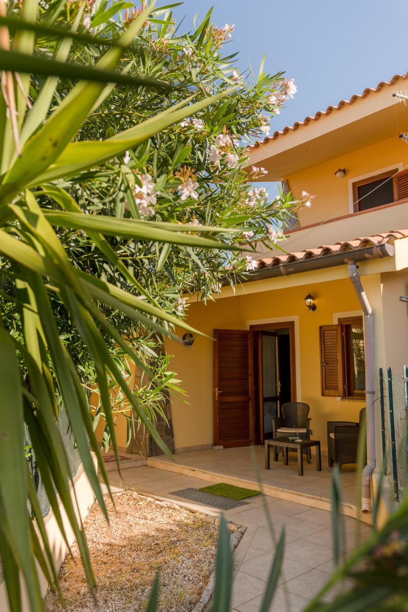 Holiday home Emerald House San Teodoro, Private Parking